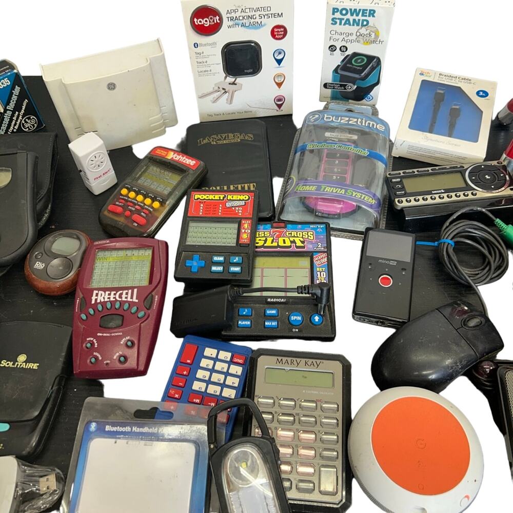 HUGE electronic and hand held game lot